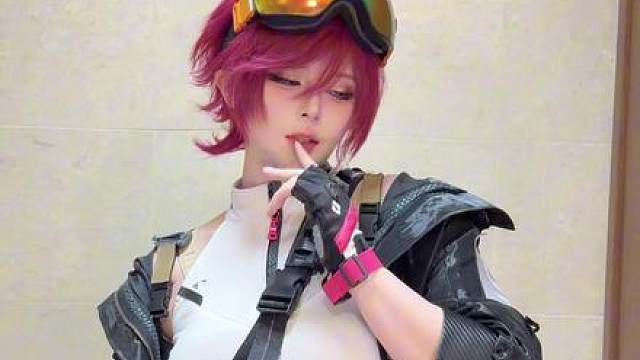 贪吃的猪 得吃太多长腿上了