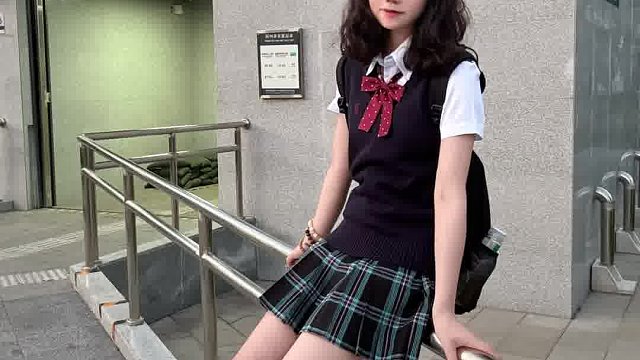 你老是问我王者荣耀和你谁更重要，但王者荣耀就不会这么问我