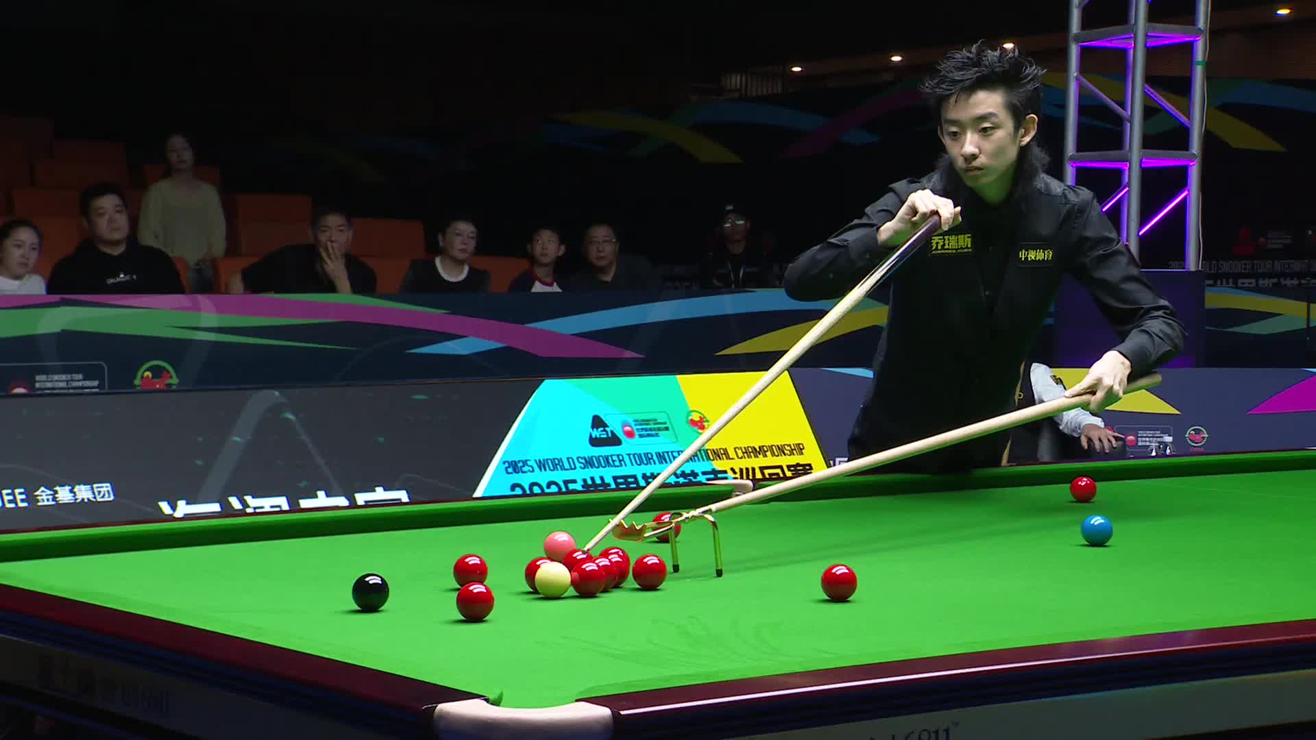 吴宜泽VS赵心童 2032斯诺克国际锦标赛  第九局