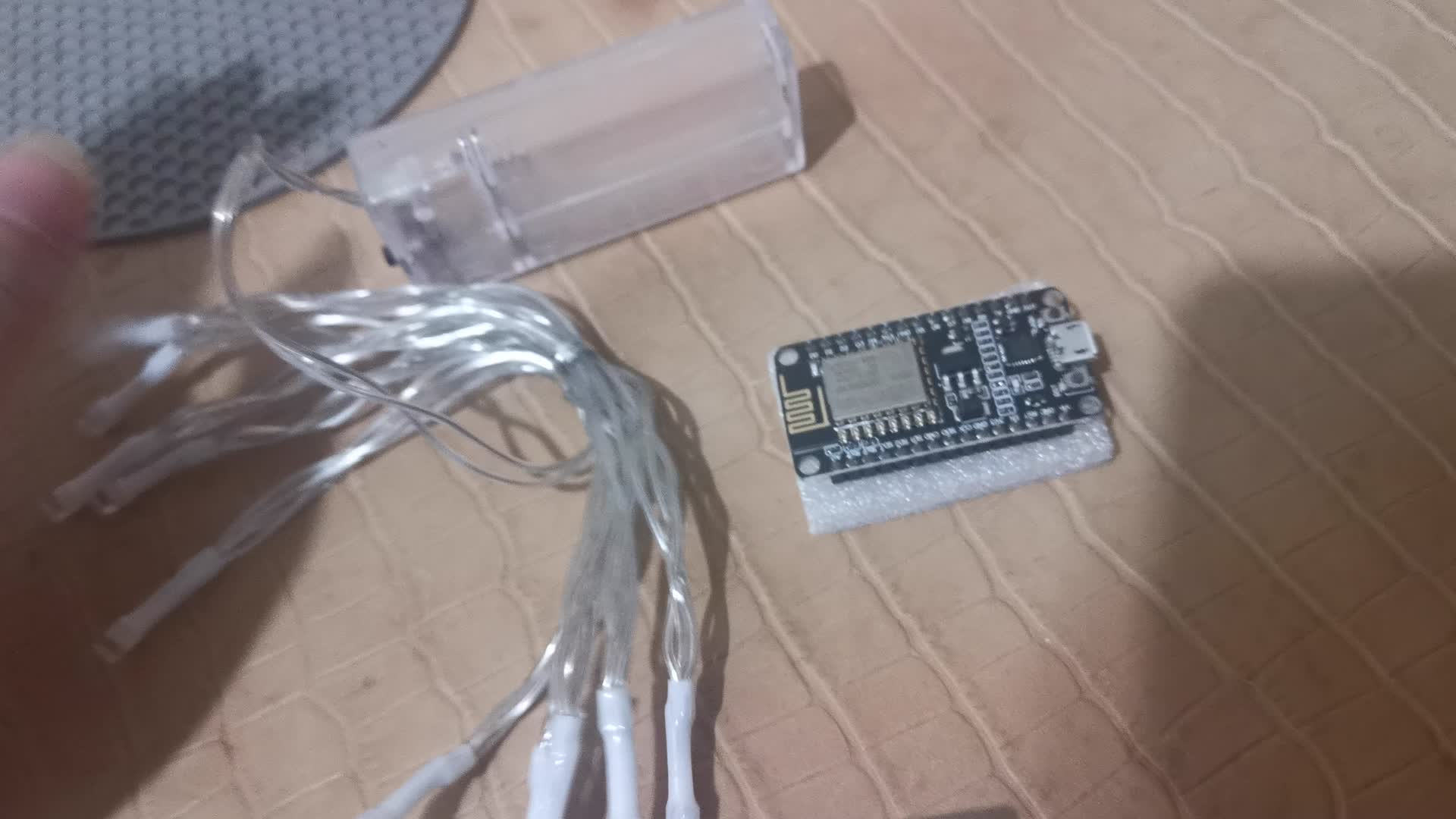 国产arduino何必一定是AVR？ESP8266 D1丨mini开箱