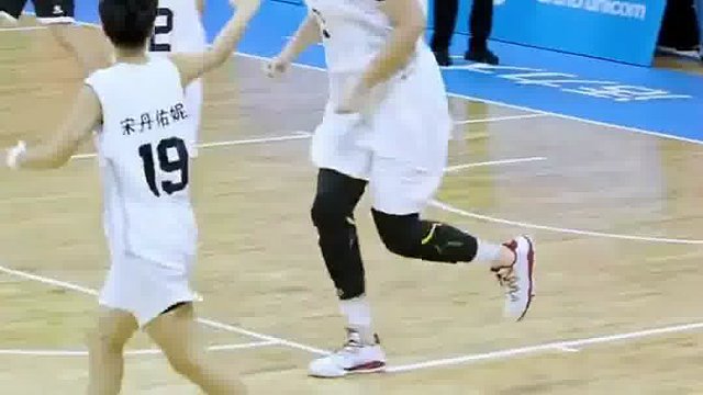 实战扣篮第一人！张子宇创中国女篮历史，练习3年多一直在酝酿