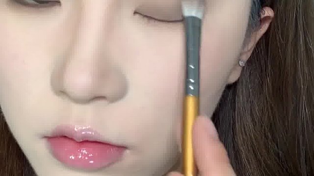 秋冬皮草和这个妆真的太搭了！