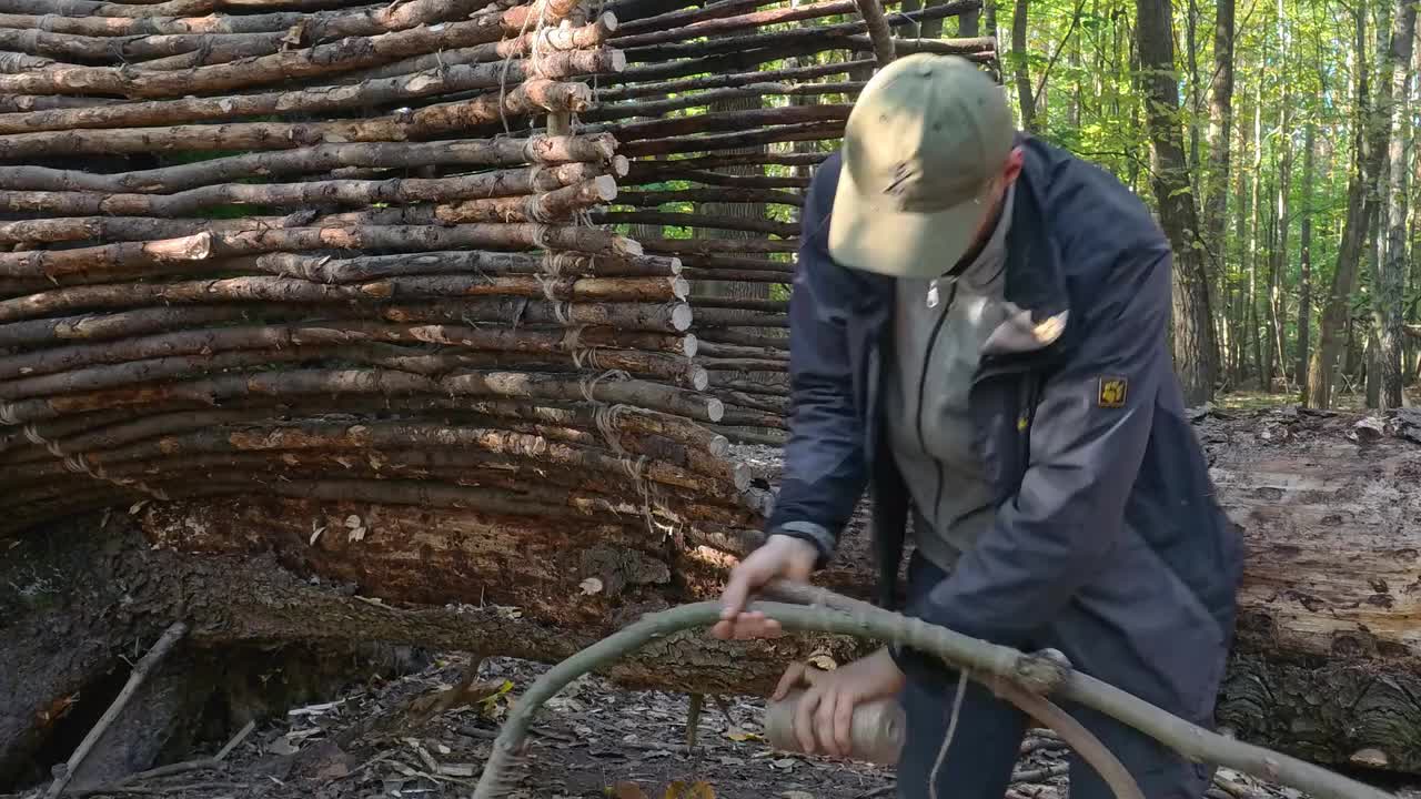 谁能拒绝睡前来一集解压的荒野建造，保证你看完美美进入梦乡 (2)