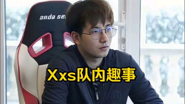 蒜头：我们ti后回来，然后x哥吃完饭去网吧，旁边哥们在打dota2，根本就没认出来X哥！