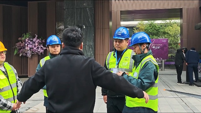 无人机玻璃幕墙清洗高效安全#大成航空 #低空经济 #无人机