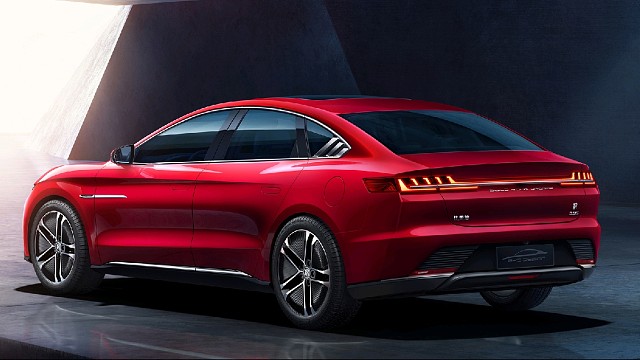 李云飞谈比亚迪电池路线，别人有的我们也会有，别人好的我们还会更好，这不是狂，而是研发之王的自信。