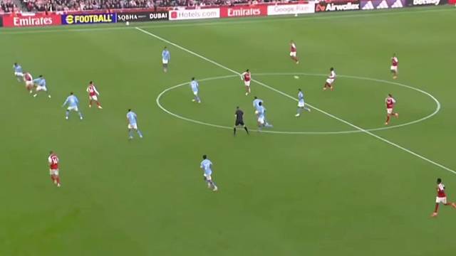 英超积分榜乱成一锅粥#足球