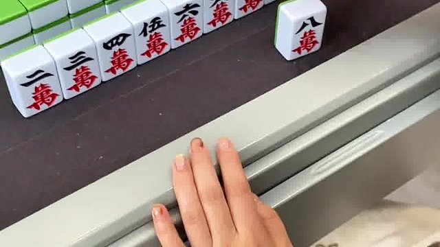 高手们，你们说这牌该胡什么呀…