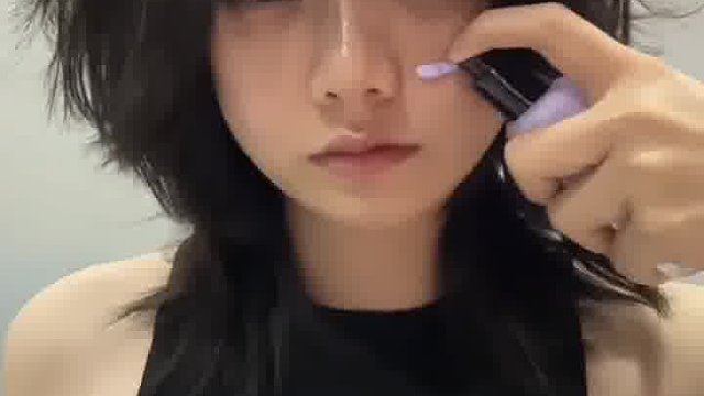 侧身小剪影，藏着满是甜的可爱风情