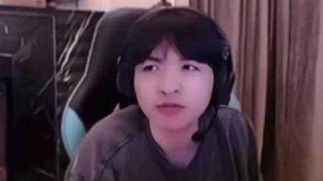 人终将被年少不可得之物困其一生