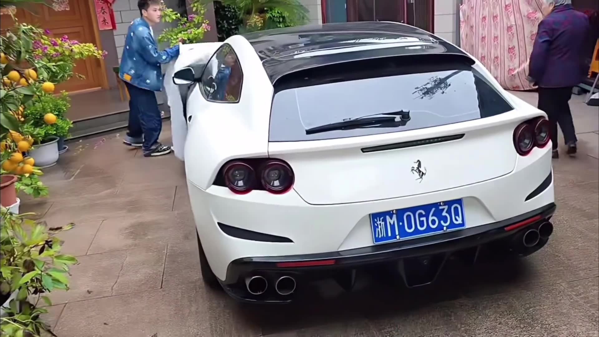 马哥法拉利gtc4重出江湖