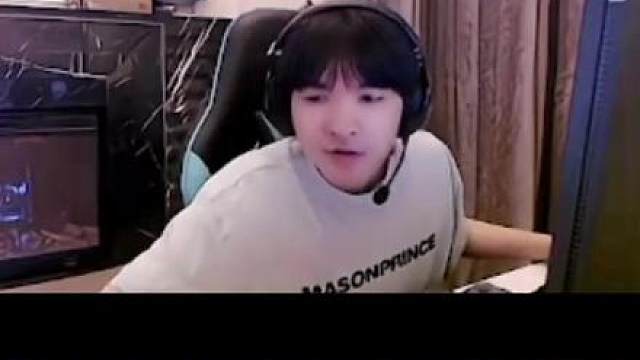 世界上最硬的是表哥的枪
