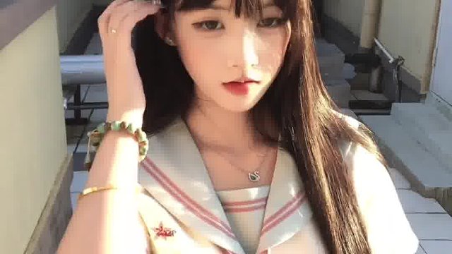 其实那天我早困了，但我还在等你的晚安，但好像又不止那天