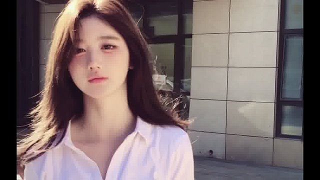 思念似野草，在她心底一天天蔓延疯长