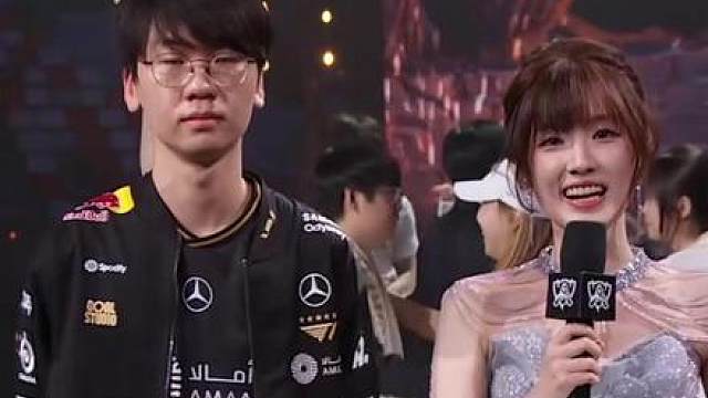 T1夺冠后，多兰赛后采访激动落泪，多兰表示这是自己故事的序章