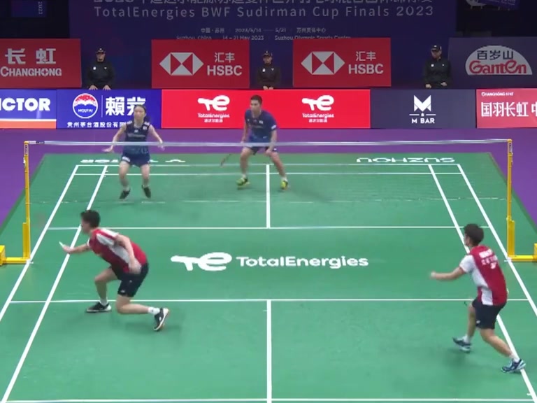 凤凰组合极限的操作，冯彦哲居然能单手撑地给出回球