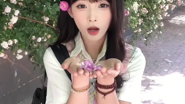 见过花开就好了，何必在意花属于谁