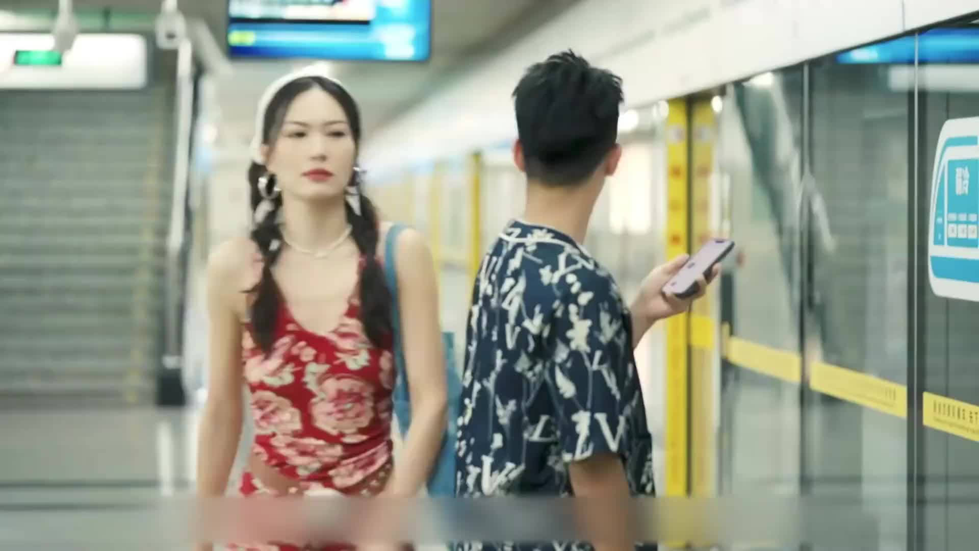 小伙错把没礼貌当成真性情，第一次约会就让女嘉宾闭嘴