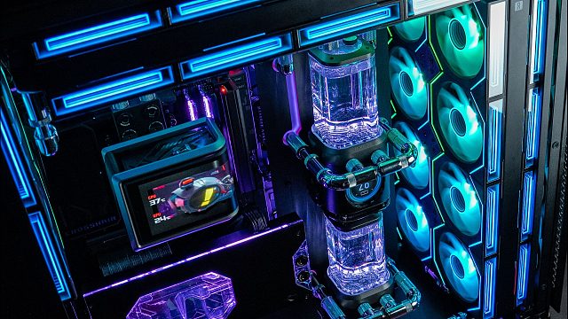 9万打造34把风扇海盗船9000D双水路分体水冷