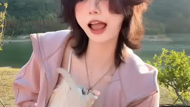 姿态软乎乎，甜感直接戳中审美～