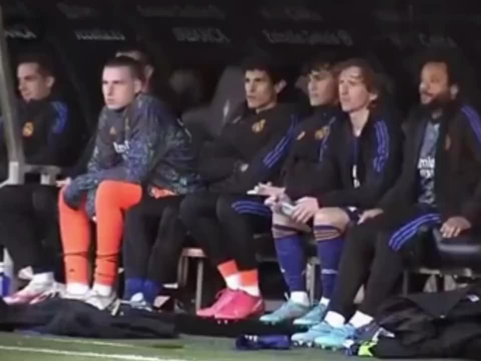 足球场上的搞笑时刻，哪个逗笑了你？