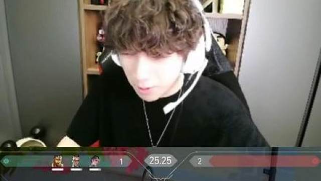 航神和CXY港服双排，表哥觉得对面职业是外挂，差点给权了，全局节目效果拉满