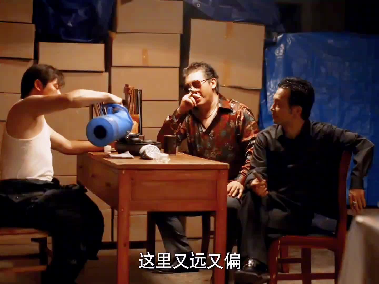 看起来文质彬彬的人，没想到各界大佬都要巴结讨好他