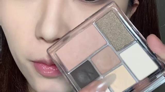 第一次画就被美疯的烟熏妆,高级感碎钻小烟熏妆容