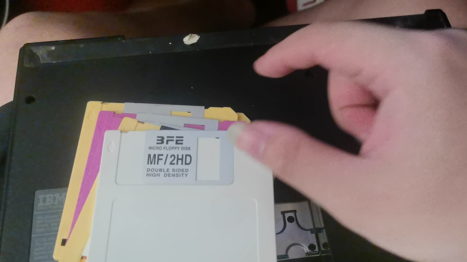 【图吧小白教程】没有USB和RJ45的电脑如何传输数据？1