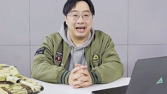 三角洲你看看你的B人机