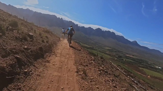 冠军.乔和你ー起创造美好世界