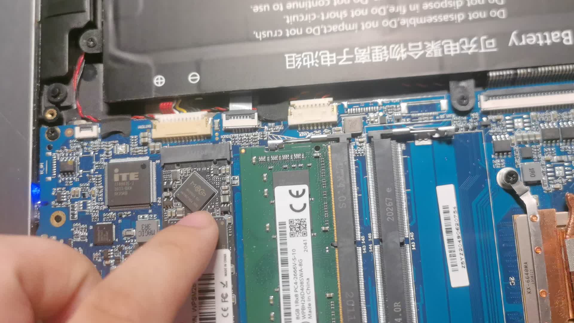 300块钱的码歌兆芯6640MA国产CPU笔记本换无线网卡（本期有爆装备）