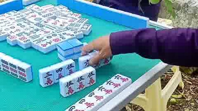 吃的忙吃，胡的忙胡