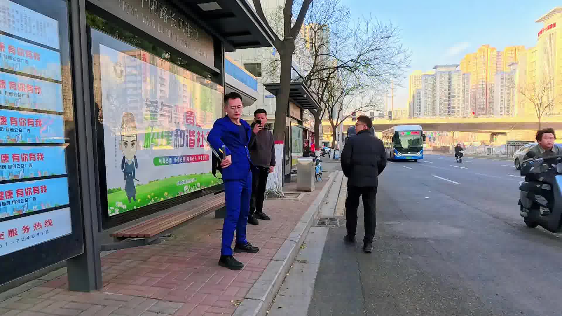 等公交间隙看这位大哥打双截棍  太飒了~