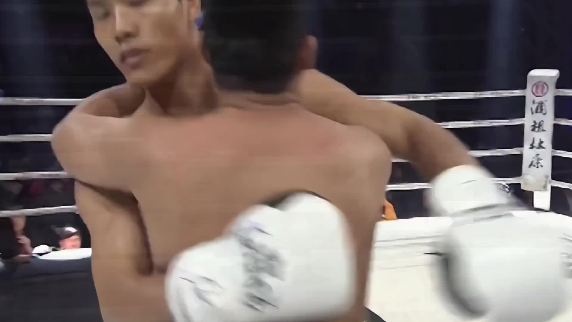 泰国拳王来华挑衅，被方便后手重拳突袭KO躺尸，再创拳坛不败传奇