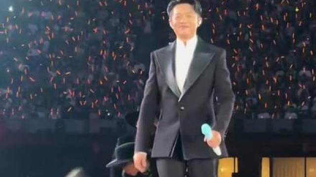 凤凰传奇演唱会曾毅独唱名场面