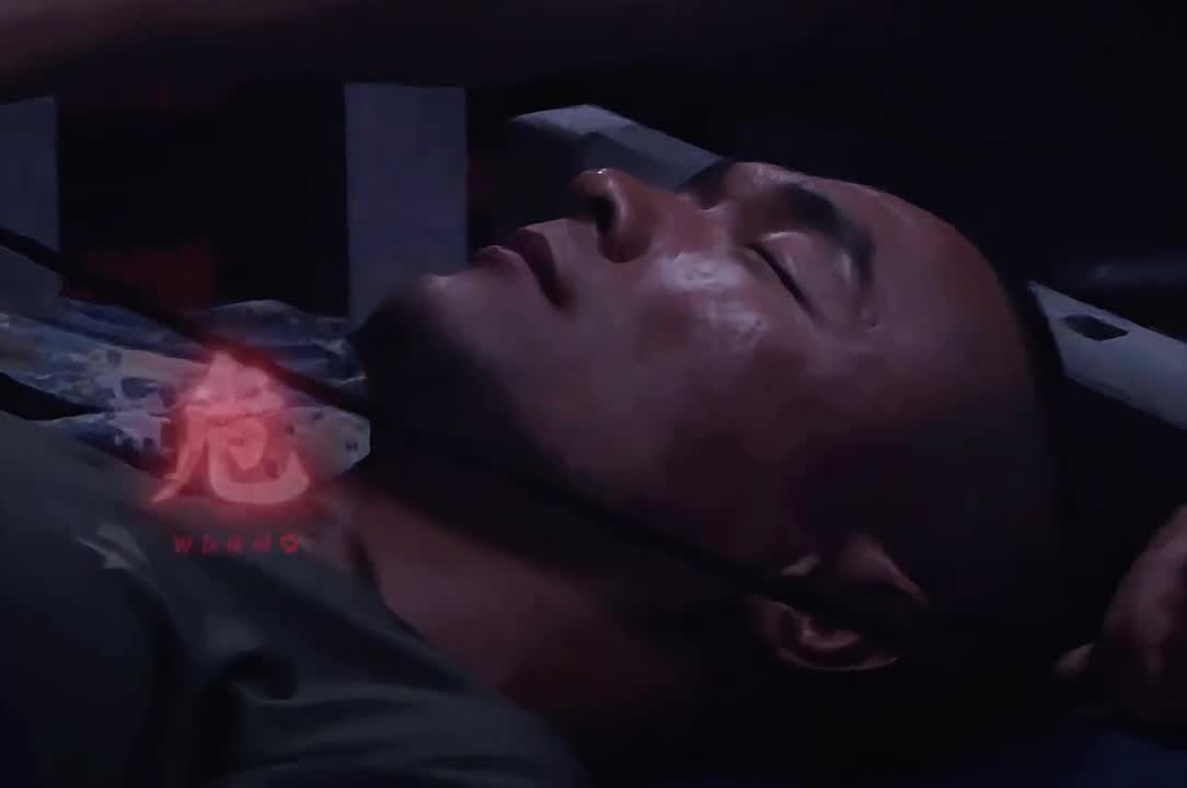 蒋小鱼：你说的使什么招都行的哦 —《火蓝刀锋》