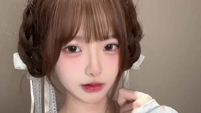 谁懂在美甲掉完的时候刷到这个手势舞