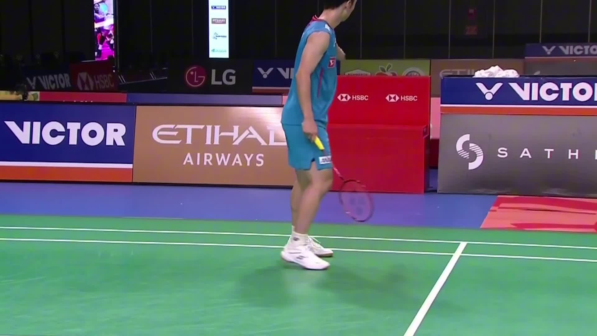 田中涌士在防守端表现出色，多次化解林俊易的攻势，以总比分2-0再下一城