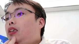 總結(jié)一下老蓋的幾個爆料哈。小胖不退役但是也離不開狼隊什么時候打到下一個高光，夠嗆了。fly挑戰(zhàn)者杯有