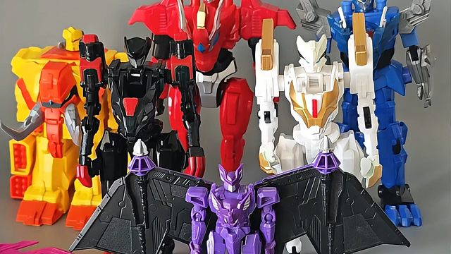 奥迪双钻超兽武装超兽神七合体玩具