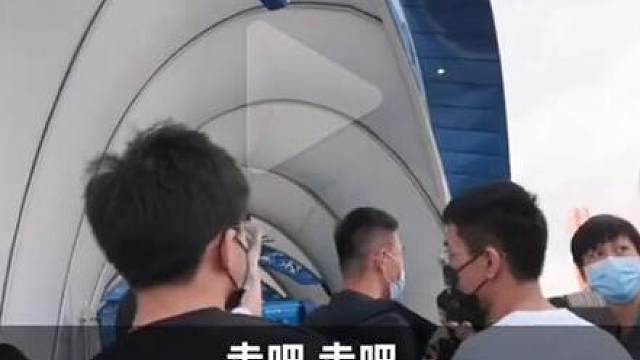 宝蓝:theshydoing不怕，怕什么。