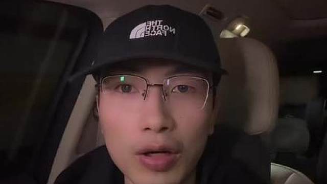 华为不愧是做通信出身的，今天在Mate80系列上发布了了无网应急通信