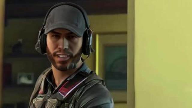 谁敢邀请我兄弟去打绝密，就断手断脚！