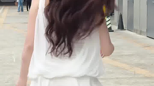 回眸一笑百媚生