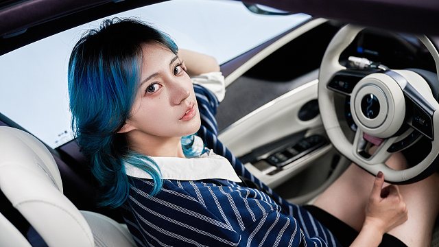 听说U7新车色和我的蓝毛是绝配？这就去鉴定一下！