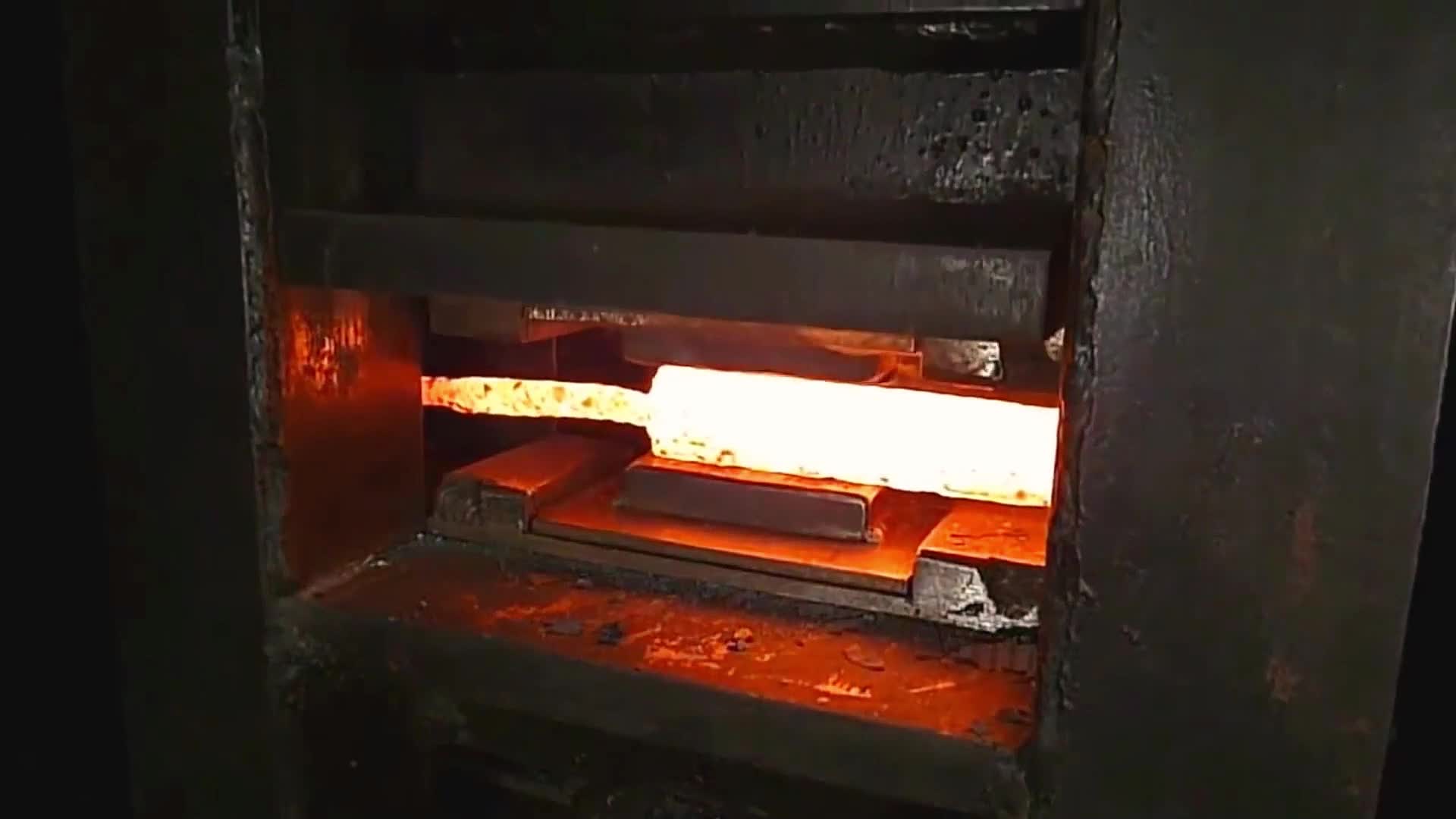 从废铁到神刀！工匠徒手捶打出绝世花纹，结局看傻