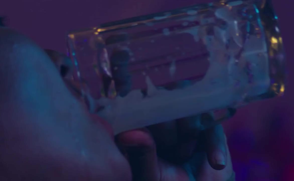 混混欺负妹妹，哥哥独自一人保护妹妹周全，结局泪崩！