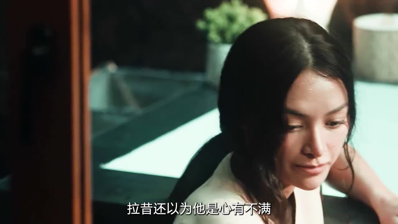 漂亮女y在富豪面前展示优势