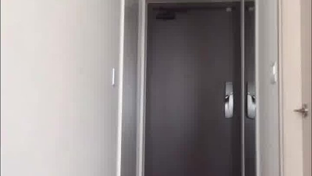 轻盈少女转头那刻沦陷